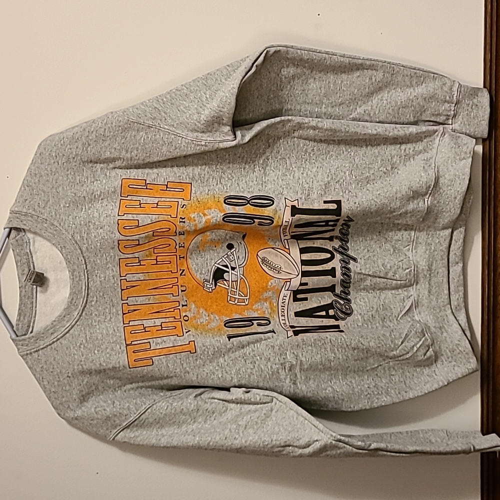 Tennessee Vols sweatshirt